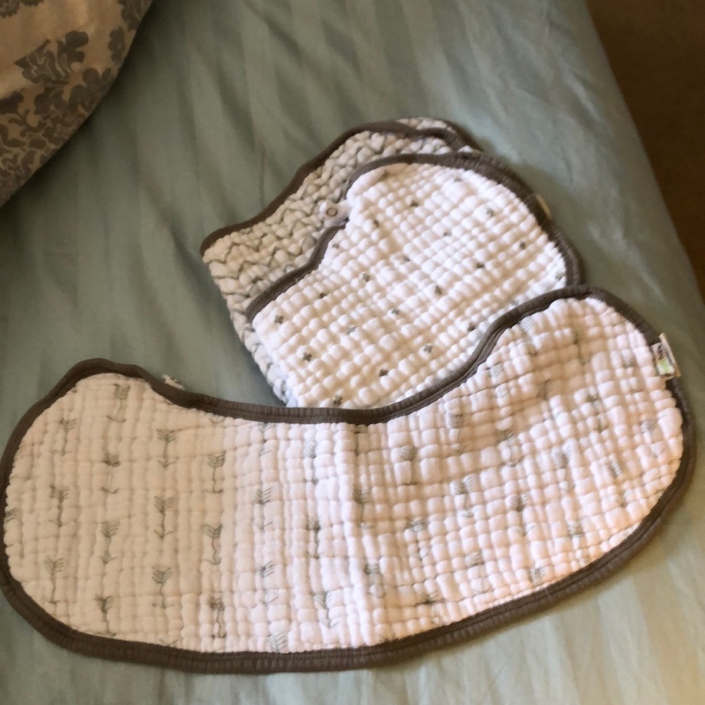 3 Burp Clothes & 2 hooded towels